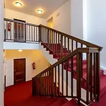 Valdstejn 3*